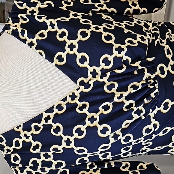 Lauren Ralph Lauren knit dress size 12. Stretch fabric. Dark blue with geometric - Picture 2 of 10